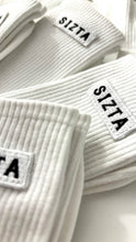 Lade das Bild in den Galerie-Viewer, crew socks, white